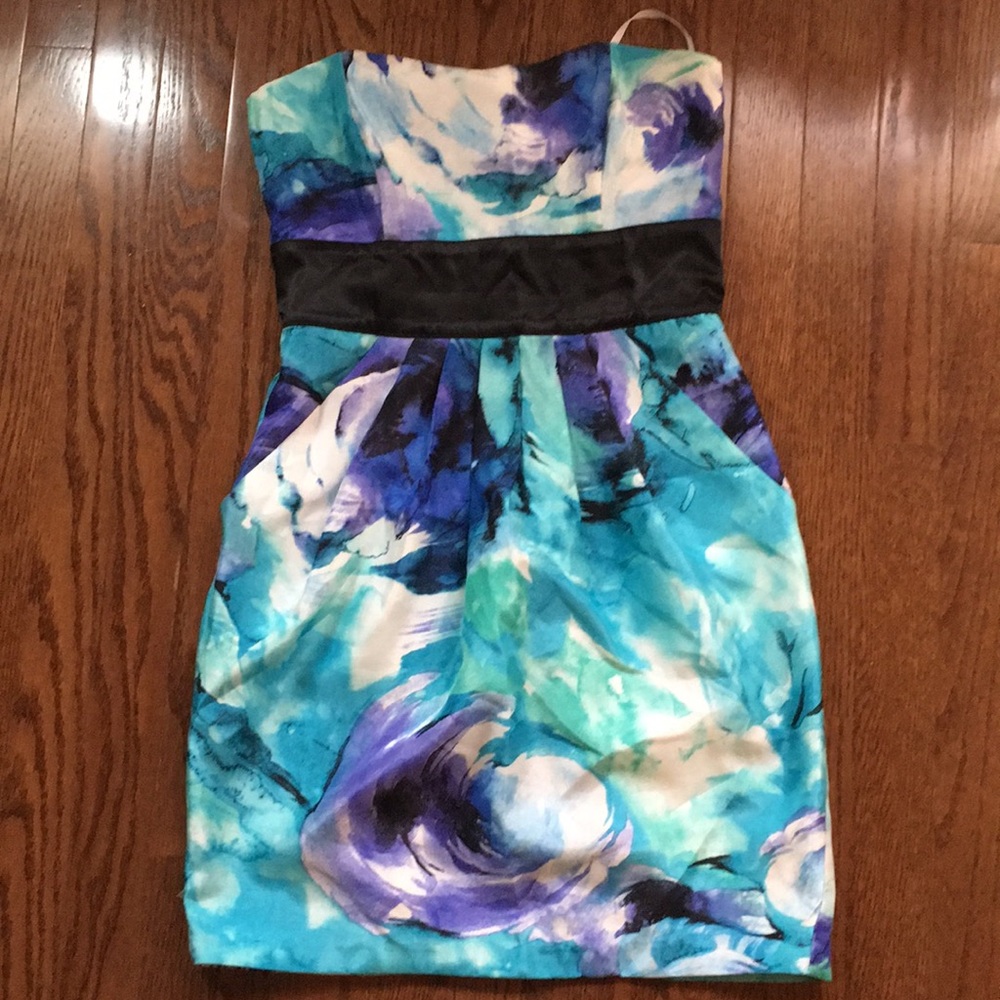 Beautiful strapless cocktail dress